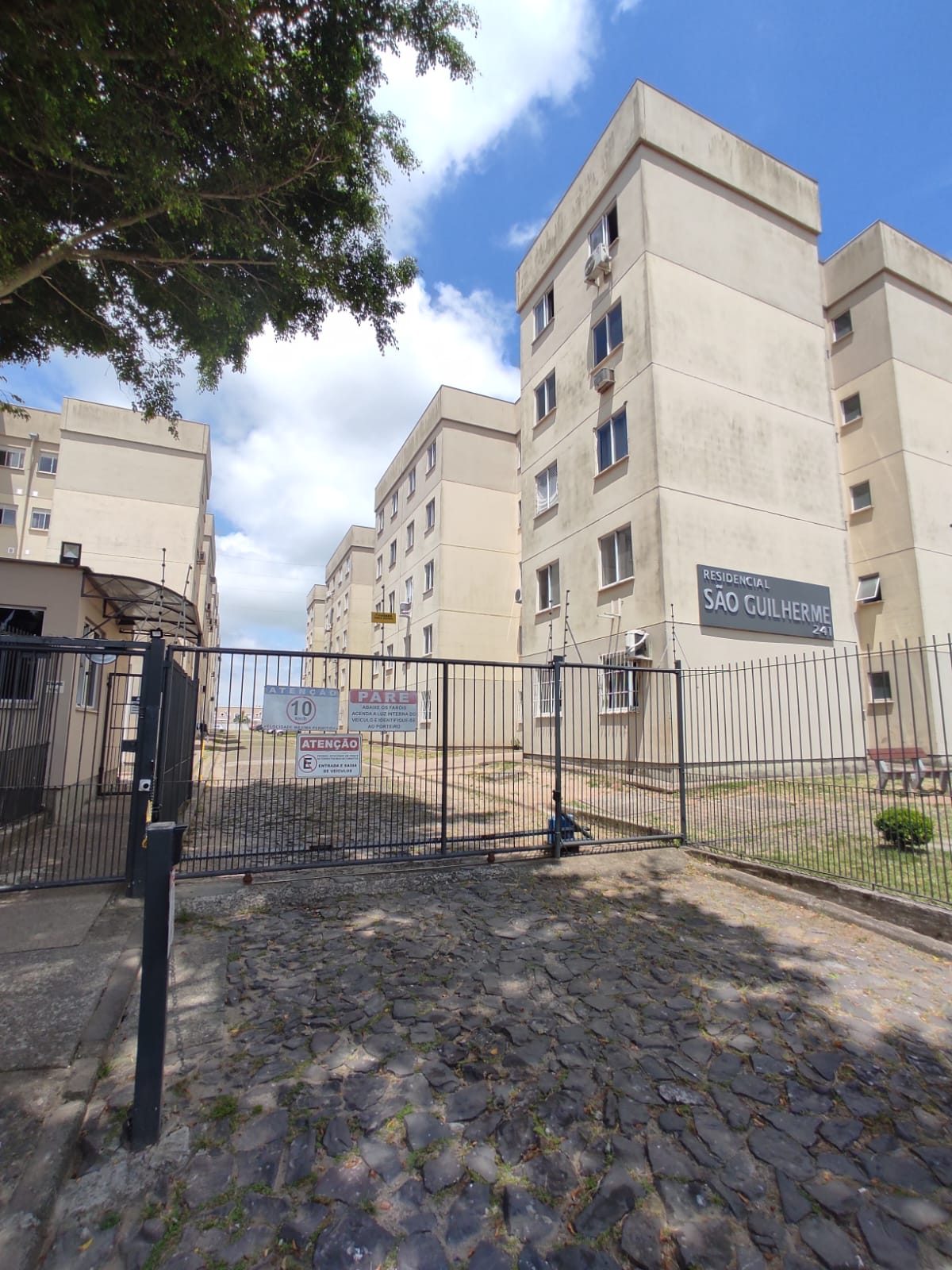 2 Dorm. Residencial São Guilherme.